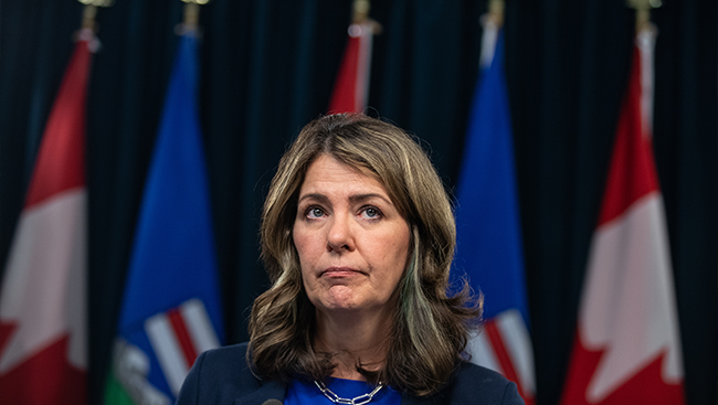 Smith says sovereignty referendum provides 'outlet' to avoid creation of new party